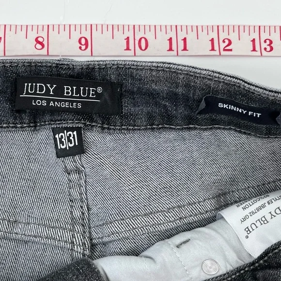 Judy Blue Jeans Size 31 Gray Denim High Waist Tummy Control Released Hem - Picture 12 of 16